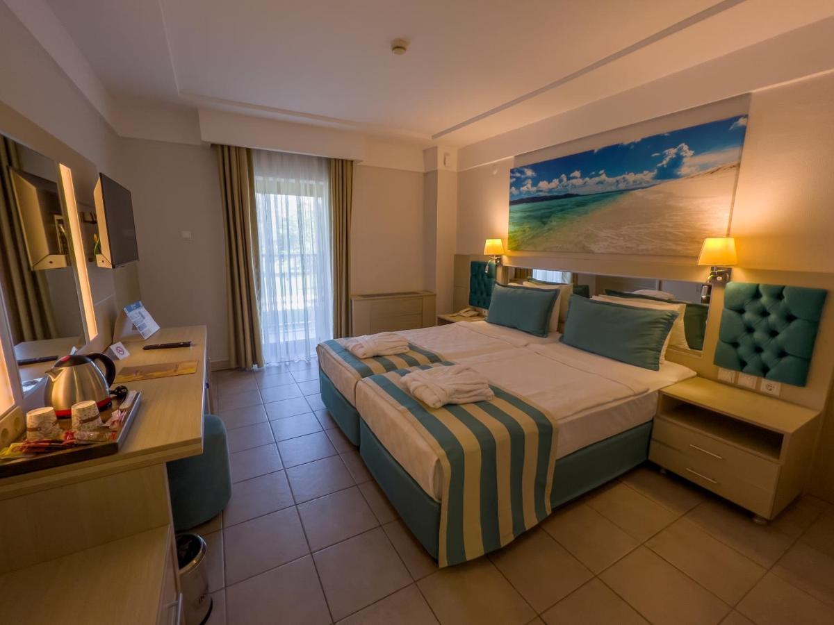 Tt ホテルズ ハイドロス クラブ ケメル エクステリア 写真 A room at the hotel