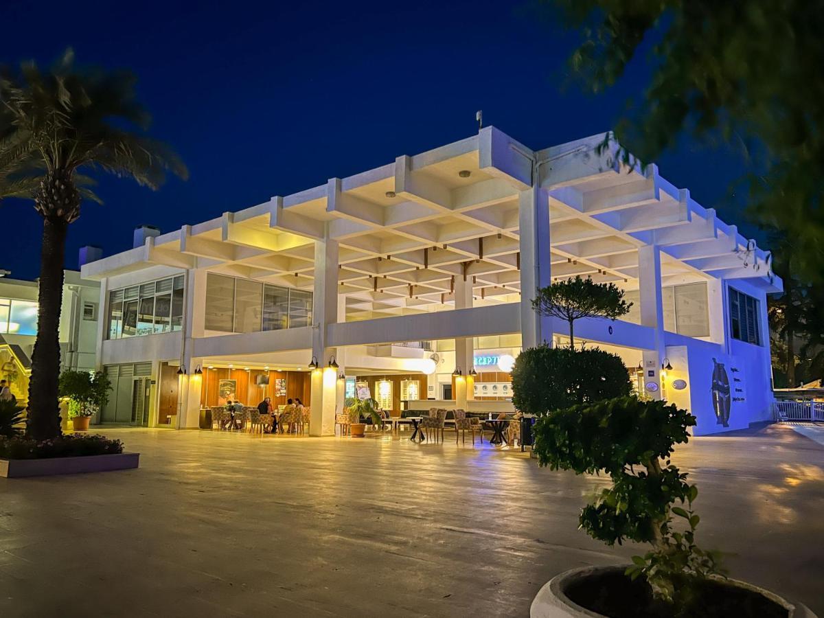Tt ホテルズ ハイドロス クラブ ケメル エクステリア 写真 The main building of the resort